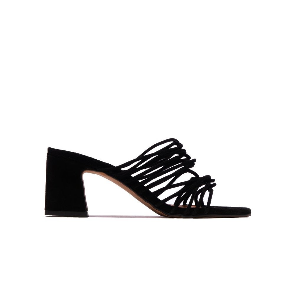 L'intervalle Black Suede